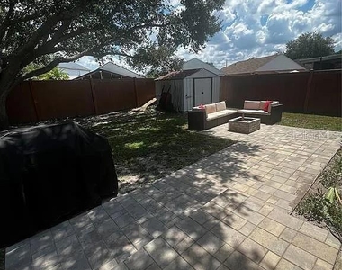 555 Beasley Court - Photo Thumbnail 5