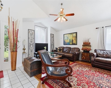 13200 Mallard Cove Boulevard - Photo Thumbnail 6