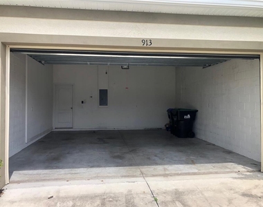 913 Berry Leaf Court - Photo Thumbnail 19
