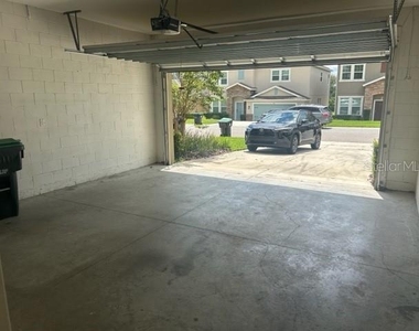 913 Berry Leaf Court - Photo Thumbnail 21