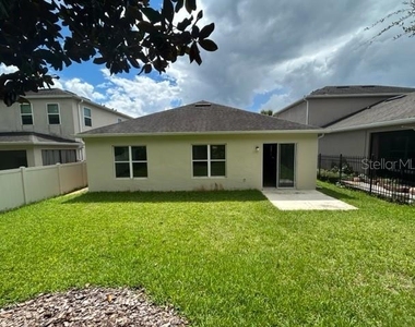 913 Berry Leaf Court - Photo Thumbnail 4