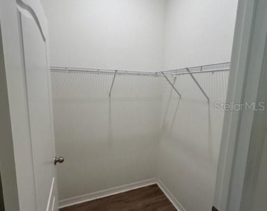 913 Berry Leaf Court - Photo Thumbnail 14