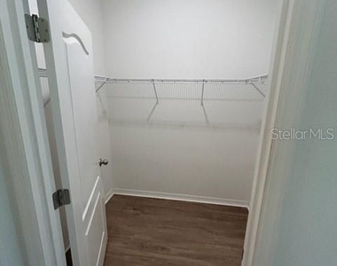913 Berry Leaf Court - Photo Thumbnail 15