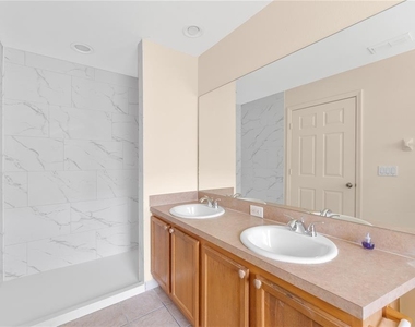 13047 Island Breeze Court - Photo Thumbnail 13