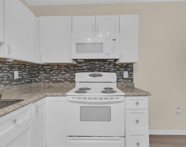 613 E 2nd Street - Photo Thumbnail 5