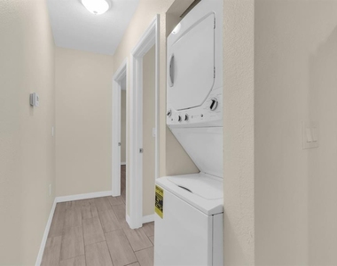613 E 2nd Street - Photo Thumbnail 8