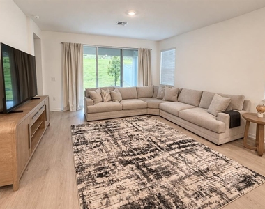 1675 Cadence Street - Photo Thumbnail 4