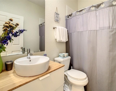 246 Herring Street - Photo Thumbnail 23