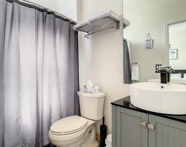 246 Herring Street - Photo Thumbnail 18