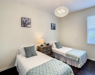 246 Herring Street - Photo Thumbnail 13