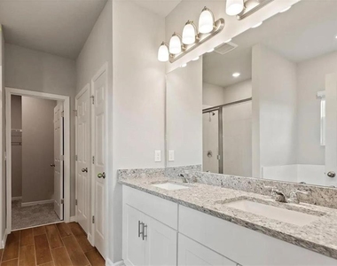 2908 Meleto Boulevard - Photo Thumbnail 15