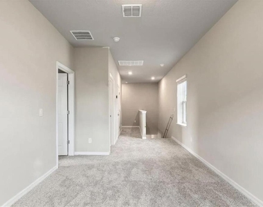 2908 Meleto Boulevard - Photo Thumbnail 3
