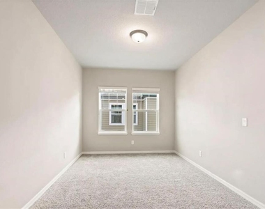 2908 Meleto Boulevard - Photo Thumbnail 5