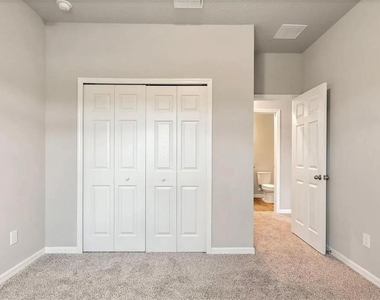2908 Meleto Boulevard - Photo Thumbnail 12