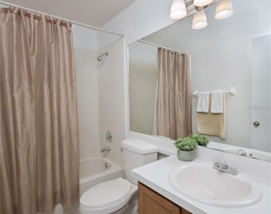 102 Candlewick Court - Photo Thumbnail 9