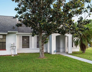 102 Candlewick Court - Photo Thumbnail 3