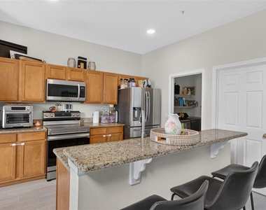 6086 Chapledale Dr - Photo Thumbnail 7