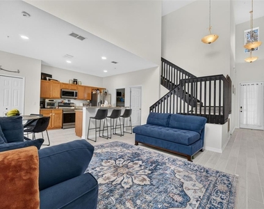 6086 Chapledale Dr - Photo Thumbnail 2