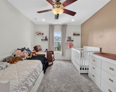 6086 Chapledale Dr - Photo Thumbnail 32