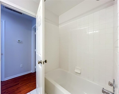 900 W Charing Cross Circle - Photo Thumbnail 37