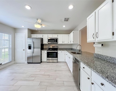 900 W Charing Cross Circle - Photo Thumbnail 13