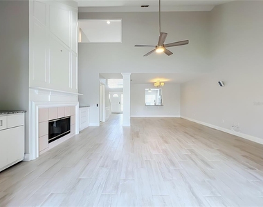 900 W Charing Cross Circle - Photo Thumbnail 27