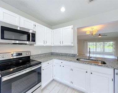 900 W Charing Cross Circle - Photo Thumbnail 18