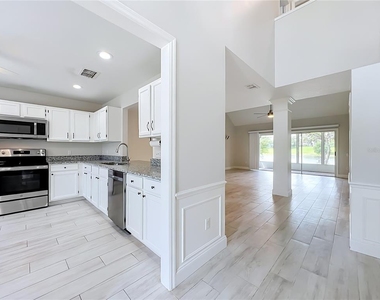 900 W Charing Cross Circle - Photo Thumbnail 8