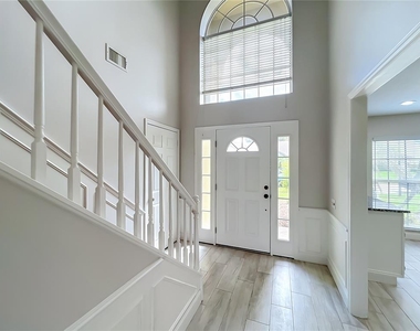 900 W Charing Cross Circle - Photo Thumbnail 11