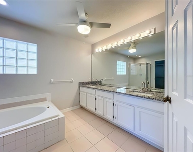 900 W Charing Cross Circle - Photo Thumbnail 43