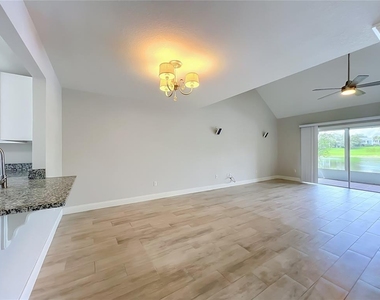 900 W Charing Cross Circle - Photo Thumbnail 20