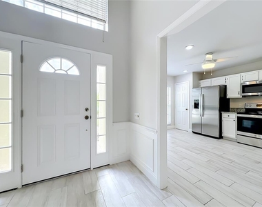 900 W Charing Cross Circle - Photo Thumbnail 7