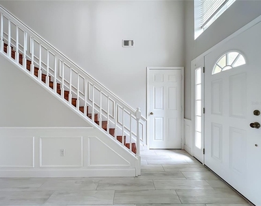 900 W Charing Cross Circle - Photo Thumbnail 10