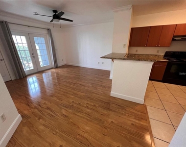 304 E South Street - Photo Thumbnail 2
