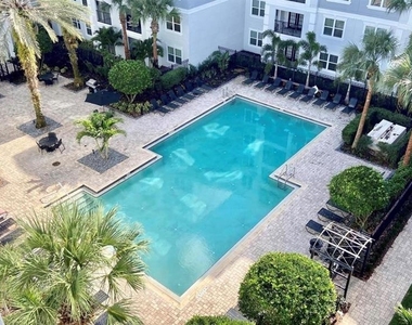 304 E South Street - Photo Thumbnail 11