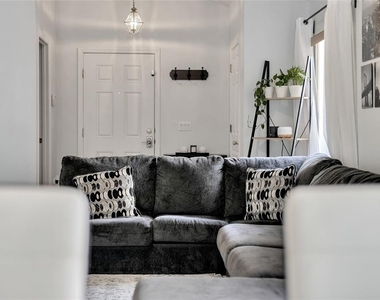 419 Rona Lane - Photo Thumbnail 17