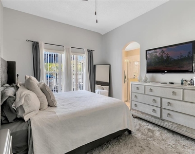 419 Rona Lane - Photo Thumbnail 23