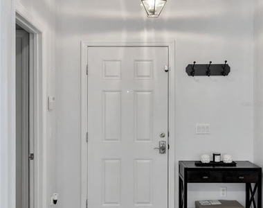 419 Rona Lane - Photo Thumbnail 4
