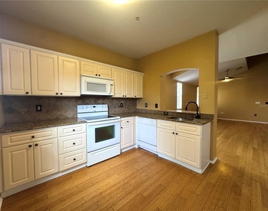 1321 Arbor Vista Loop - Photo Thumbnail 7