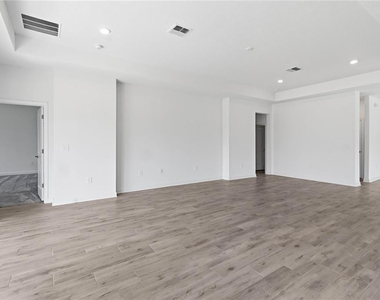 3000 Ella Way - Photo Thumbnail 11