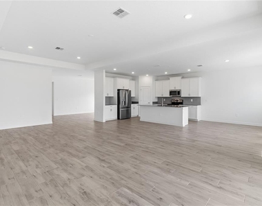 3000 Ella Way - Photo Thumbnail 10