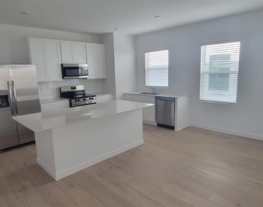 5117 Marlberry Court - Photo Thumbnail 3