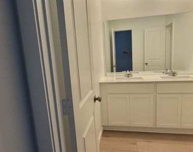 5117 Marlberry Court - Photo Thumbnail 27