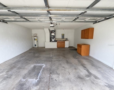 1325 Oakwood Court - Photo Thumbnail 14