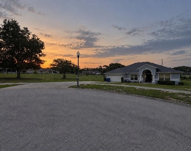 1325 Oakwood Court - Photo Thumbnail 17