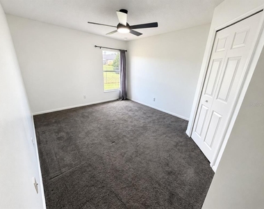 1325 Oakwood Court - Photo Thumbnail 10