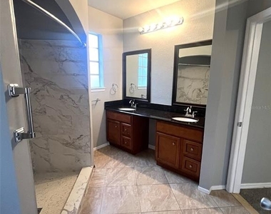 132 Vista Verdi Circle - Photo Thumbnail 12