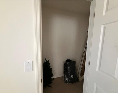 456 Waterford Way - Photo Thumbnail 3