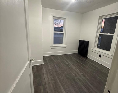 2014 W Green Street - Photo Thumbnail 9
