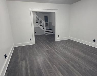 2014 W Green Street - Photo Thumbnail 2